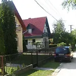 14 Ferohelyes Haz Sajat Steggel, Jatszoterrel Balatonfenyvesen Vizparti Utcaban Balatonfenyves