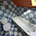 14 Ferohelyes Haz Sajat Steggel, Jatszoterrel Balatonfenyvesen Vizparti Utcaban
