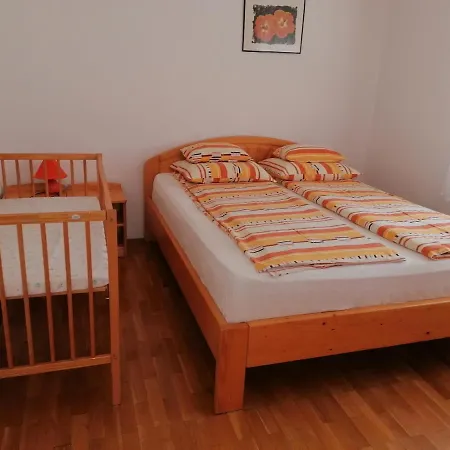 Apartment 14 Ferohelyes Haz Sajat Steggel, Jatszoterrel Balatonfenyvesen Vizparti Utcaban Balatonfenyves