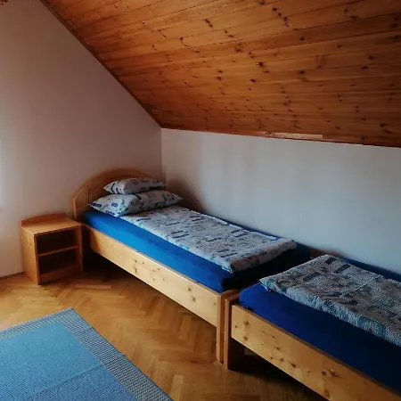 דירה 14 Ferohelyes Haz Sajat Steggel, Jatszoterrel Balatonfenyvesen Vizparti Utcaban