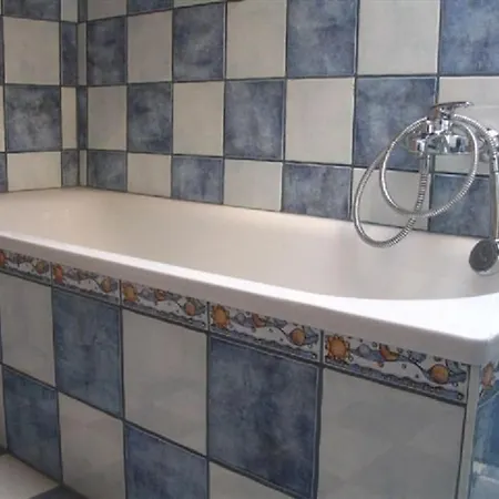 14 Ferohelyes Haz Sajat Steggel, Jatszoterrel Balatonfenyvesen Vizparti Utcaban *