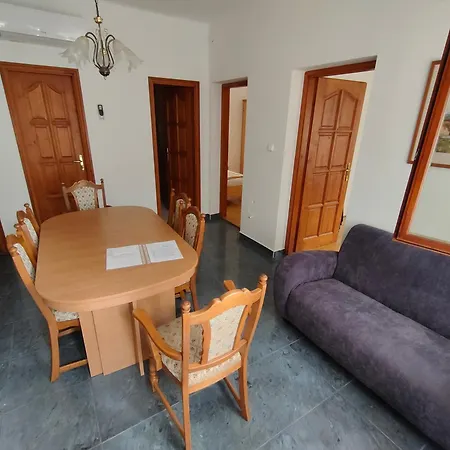 14 Ferohelyes Haz Sajat Steggel, Jatszoterrel Balatonfenyvesen Vizparti Utcaban Lägenhet