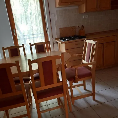 Lägenhet 14 Ferohelyes Haz Sajat Steggel, Jatszoterrel Balatonfenyvesen Vizparti Utcaban *