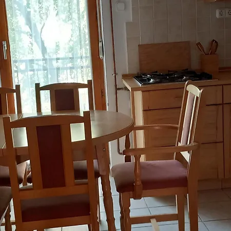 14 Ferohelyes Haz Sajat Steggel, Jatszoterrel Balatonfenyvesen Vizparti Utcaban Balatonfenyves