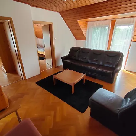 14 Ferohelyes Haz Sajat Steggel, Jatszoterrel Balatonfenyvesen Vizparti Utcaban * Balatonfenyves