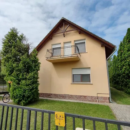 Apartment 14 Ferohelyes Haz Sajat Steggel, Jatszoterrel Balatonfenyvesen Vizparti Utcaban