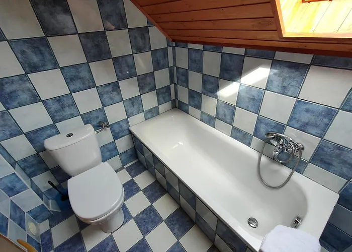 14 Ferohelyes Haz Sajat Steggel, Jatszoterrel Balatonfenyvesen Vizparti Utcaban